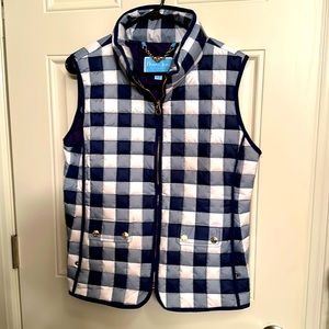 Draper James navy/white quilted buffalo check vest. Size Large